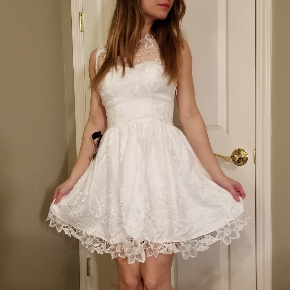 New Bebe lace dress